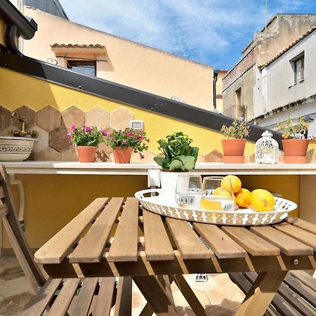Ragusa Exclusive Flat With Terrace & Bbq Bagian luar foto