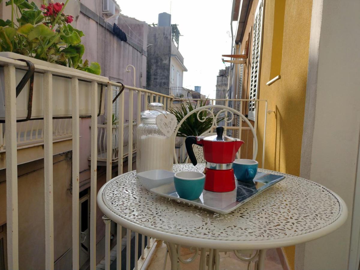Ragusa Exclusive Flat With Terrace & Bbq Bagian luar foto