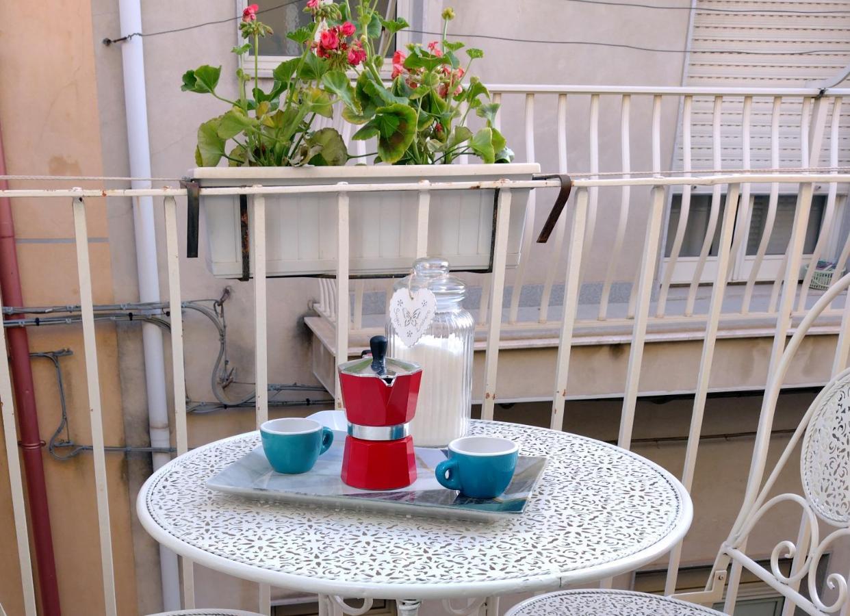 Ragusa Exclusive Flat With Terrace & Bbq Bagian luar foto