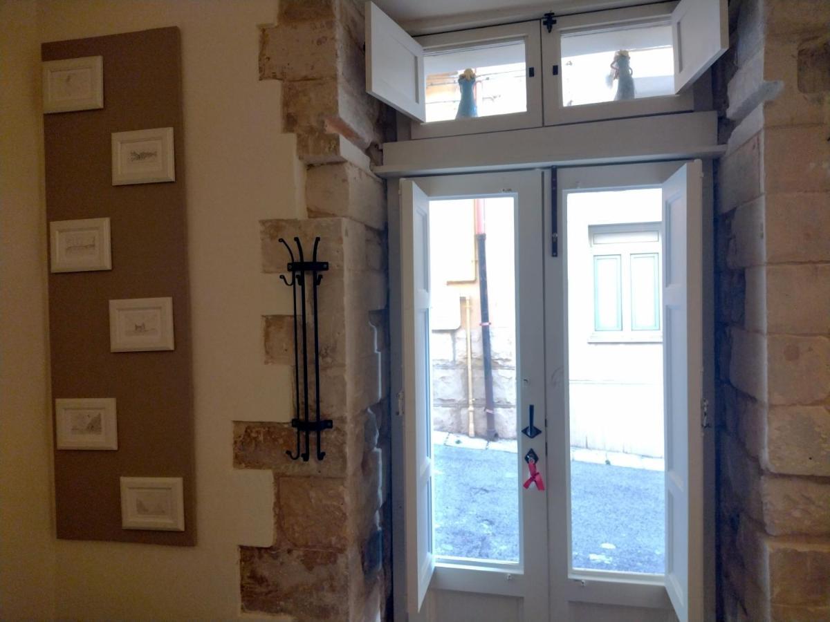 Ragusa Exclusive Flat With Terrace & Bbq Bagian luar foto
