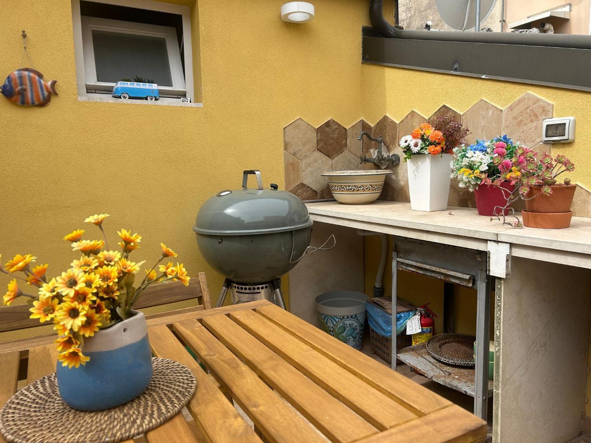 Ragusa Exclusive Flat With Terrace & Bbq Bagian luar foto